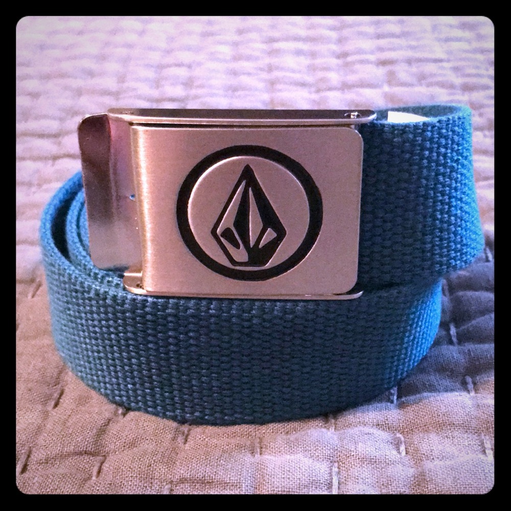 Volcom belt-never worn